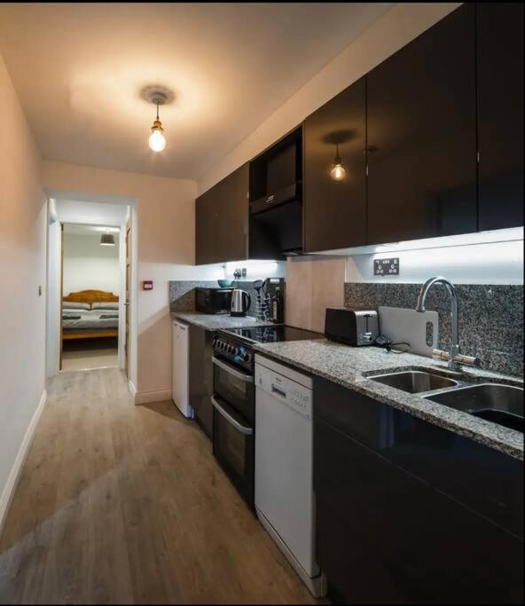 Spacious 2 Bedroom Apartment Near Seafront بينزانس المظهر الخارجي الصورة